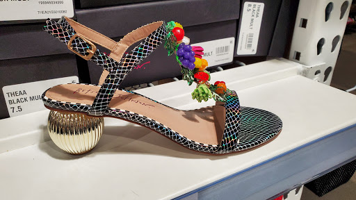 Shoe Store «DSW Designer Shoe Warehouse», reviews and photos, 2500 Central Park Ave, Yonkers, NY 10710, USA