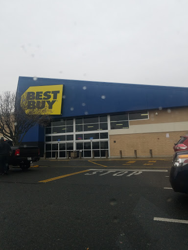 Electronics Store «Best Buy», reviews and photos, 499 Sunrise Hwy North Service Rd, Patchogue, NY 11772, USA