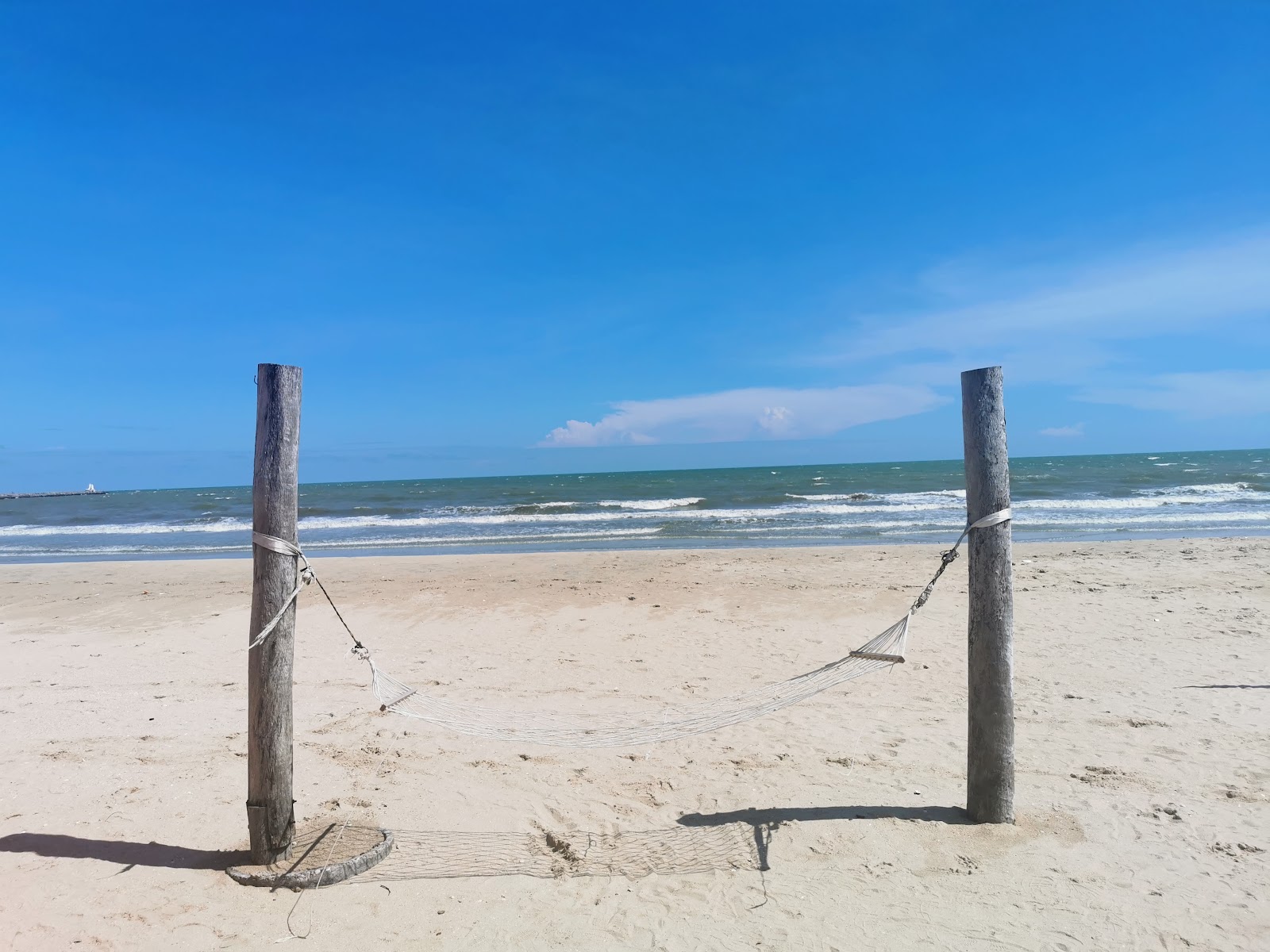 Foto di North Cha-am Beach con molto pulito livello di pulizia