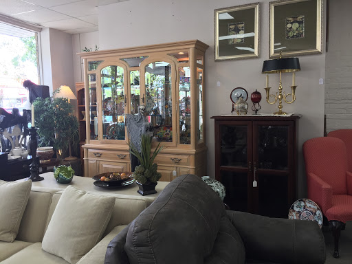 Auction House «RPN Sales & Auction House», reviews and photos, 4451 N Milwaukee Ave, Chicago, IL 60630, USA