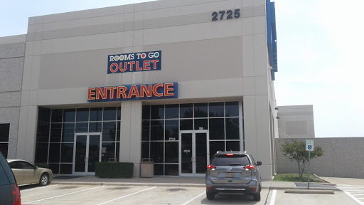 Outlet Store «Rooms To Go Outlet Furniture Store - Grand Prairie», reviews and photos, 2725 TX-360 #100, Grand Prairie, TX 75052, USA