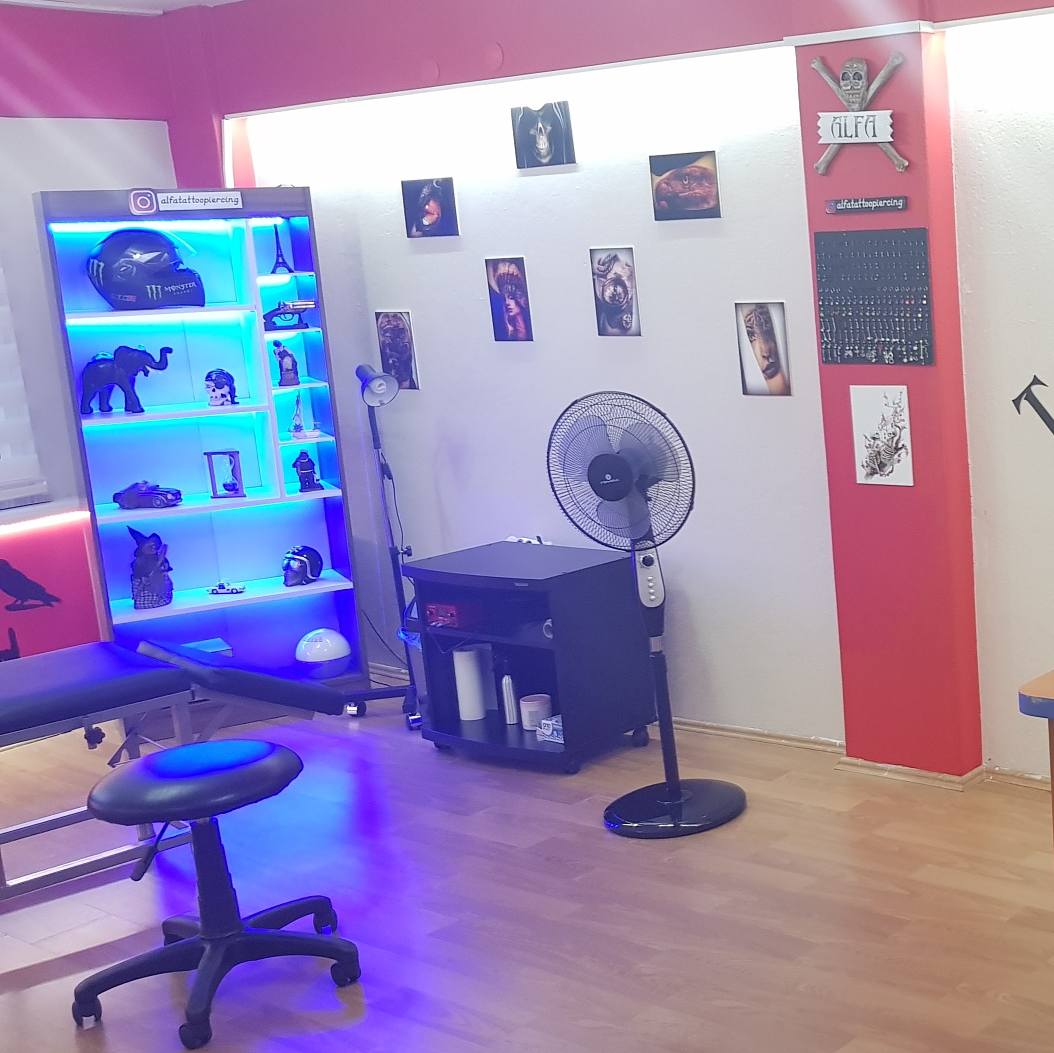 Alfa Tattoo Piercing - 13
