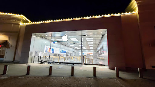 Computer Store «Apple Evergreen Walk», reviews and photos, 401 Evergreen Way, South Windsor, CT 06074, USA