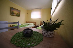 Apartmani Flora image