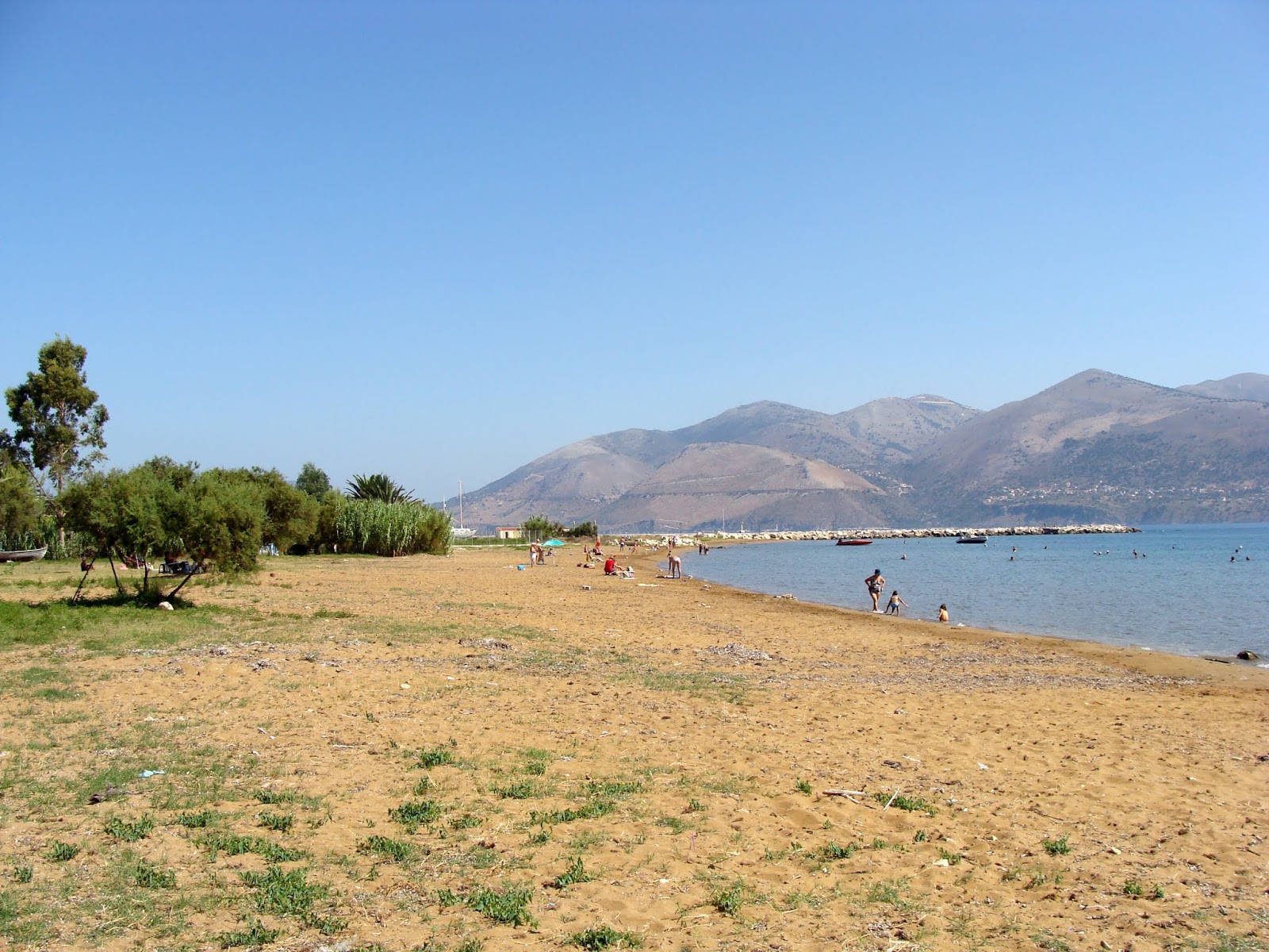 Foto di Fikia beach con una costa spaziosa