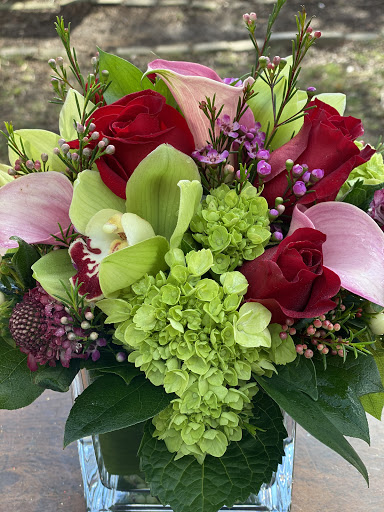 Florist «Guilford White House Florist», reviews and photos, 966 Boston Post Rd, Guilford, CT 06437, USA