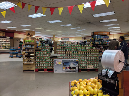 Grocery Store «ShopRite of Manchester», reviews and photos, 214 Spencer St, Manchester, CT 06040, USA
