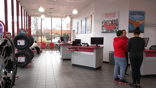 Tire Shop «Discount Tire Store - Spring Hill, TN», reviews and photos, 3000 Belshire Village Dr, Spring Hill, TN 37174, USA