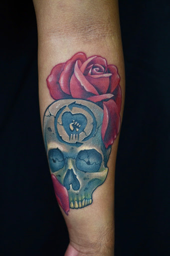 Find finger tattoo ideas for men for your next unique tattoo in Chicago at Master Craft Tattoo Co.