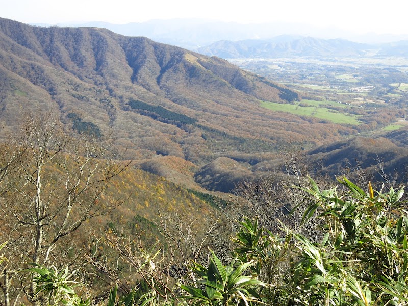 皆ケ山頂