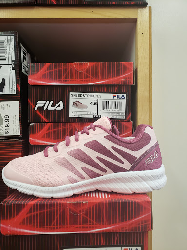 Shoe Store «WSS», reviews and photos, 460 San Fernando Mission Blvd, San Fernando, CA 91340, USA