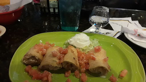 Shopping Mall «Evergreen Shopping Center», reviews and photos, 5015 Tacoma Mall Blvd, Tacoma, WA 98409, USA