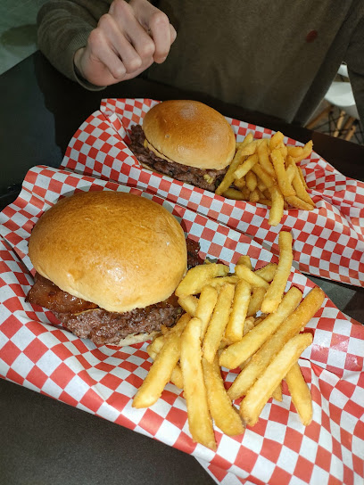 BURGER LAB - Carrer d,Amadeu Paltor, 25, 08640 Olesa de Montserrat, Barcelona, Spain