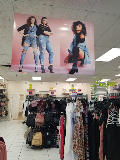 Shopping Mall «Collegetown Shopping Center», reviews and photos, 731 Delsea Dr, Glassboro, NJ 08028, USA