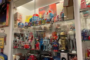 Toy Robot Museum image