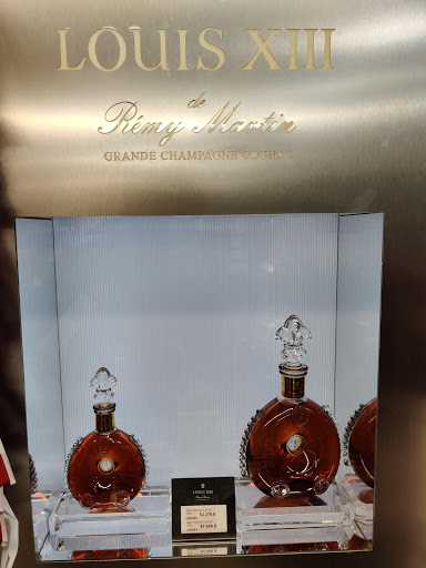 Liquor Store «Liquor Barn», reviews and photos, 287 E Dundee Rd, Wheeling, IL 60090, USA