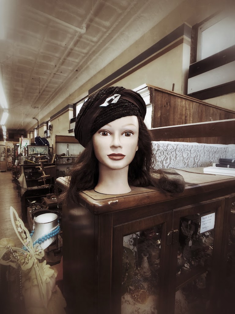 Aid Downtown Antiques 65775