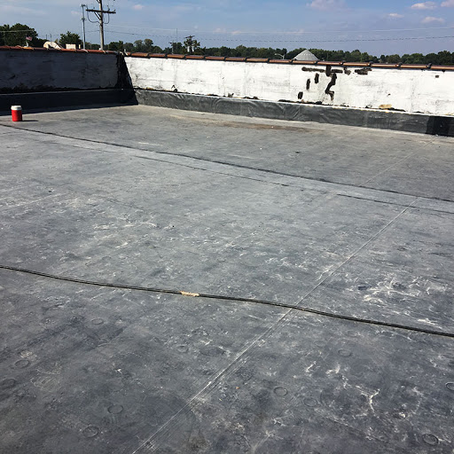 Blackhawk Roofing in Springfield, Illinois