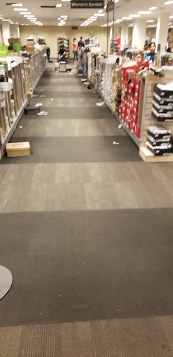 Shoe Store «DSW Designer Shoe Warehouse», reviews and photos, 8801 Queens Blvd, Elmhurst, NY 11373, USA