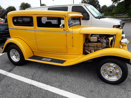 Shopping Mall «Frederick Shopping Center», reviews and photos, 1305 W 7th St, Frederick, MD 21702, USA