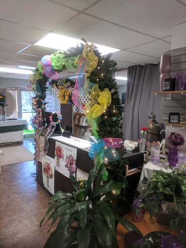 Florist «Petite Flower Shop», reviews and photos, 1501 Harry Wurzbach Rd, San Antonio, TX 78209, USA