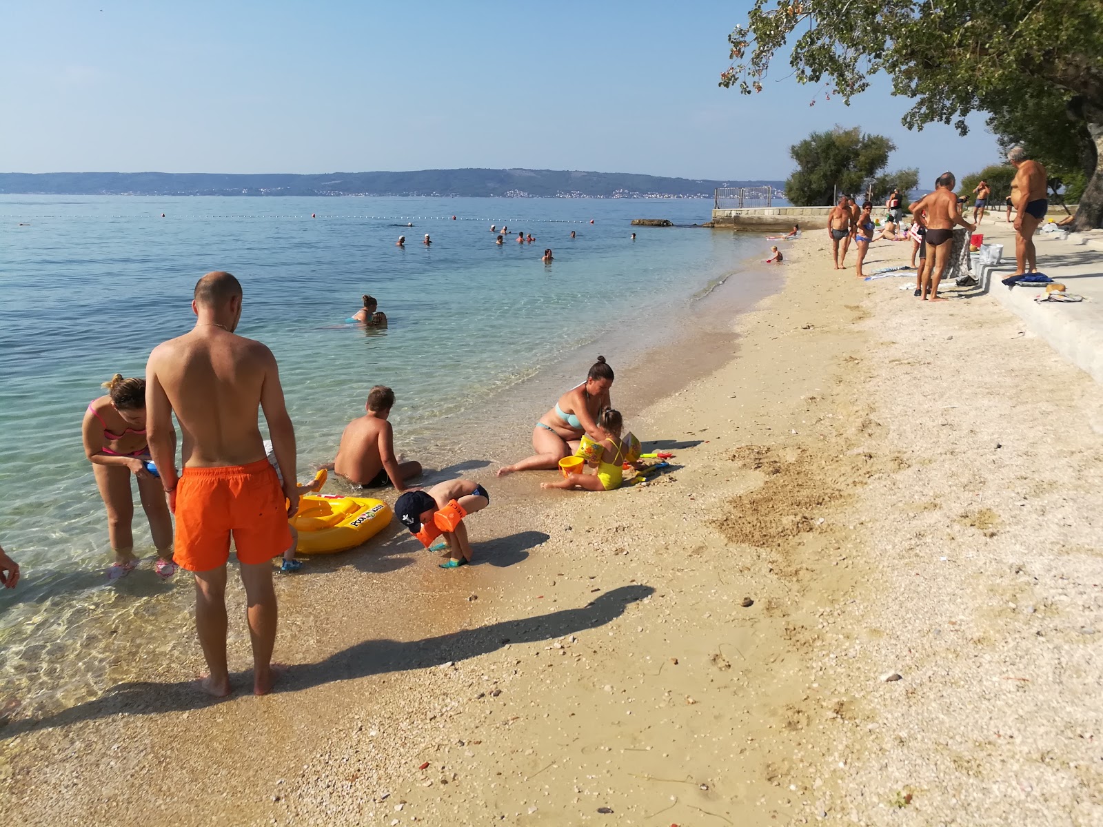 Photo de Sumica beach avec l'eau cristalline de surface