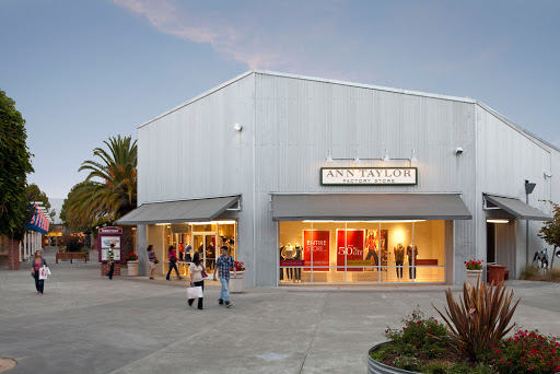 Shopping Mall «Petaluma Village Premium Outlets», reviews and photos, 2200 Petaluma Blvd N, Petaluma, CA 94952, USA