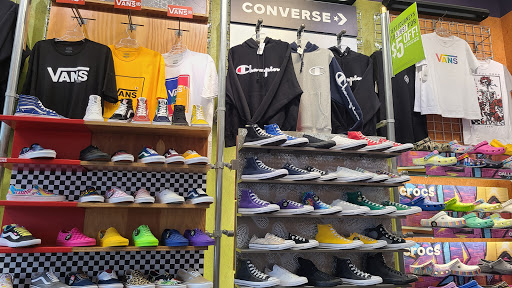 Shoe Store «Journeys», reviews and photos, 15900 La Cantera Pkwy #6635, San Antonio, TX 78256, USA