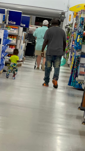 Tire Shop «Walmart Tires & Auto Parts», reviews and photos, 25 Pembroke Dr, Hilton Head Island, SC 29926, USA