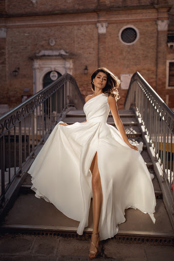 Bridal Shop «Viero Bridal», reviews and photos, 2236 W Chicago Ave, Chicago, IL 60622, USA