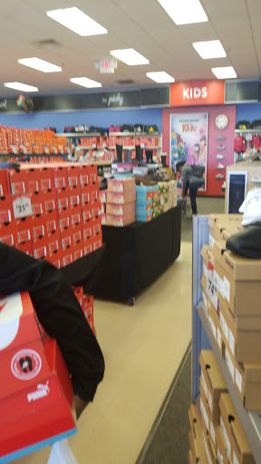 Shoe Store «Shoe Carnival», reviews and photos, 1620 Dogwood Dr SE, Conyers, GA 30013, USA