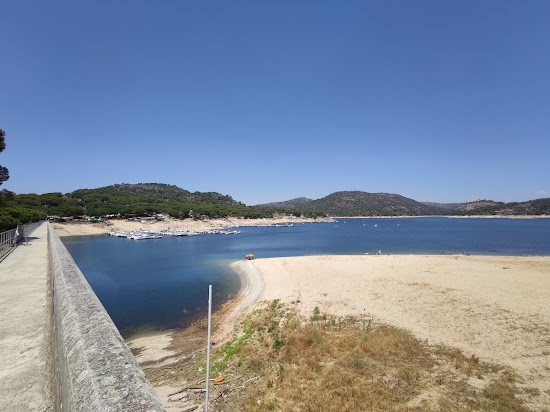 Playa del embalse