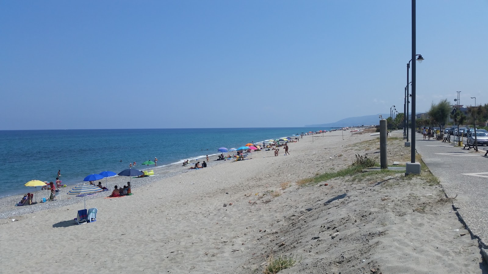Photo de Spiaggia di Venetico avec rivage droit, long