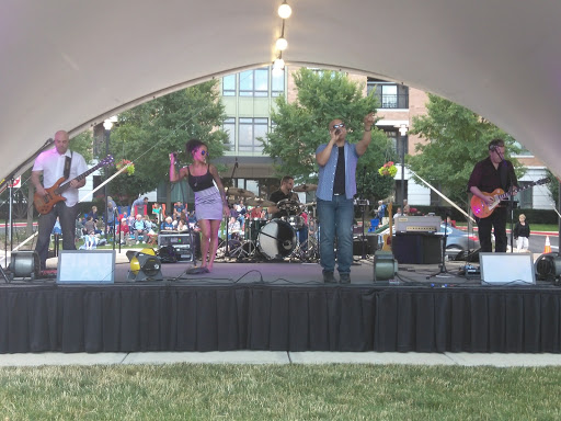 Shopping Mall «Burr Ridge Village Center», reviews and photos, 701 Burr Ridge Pkwy, Willowbrook, IL 60527, USA