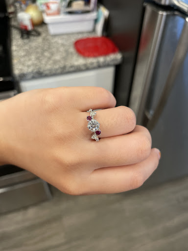 Jewelry Store «Argo & Lehne Jewelers», reviews and photos, 3100 Tremont Rd, Columbus, OH 43221, USA