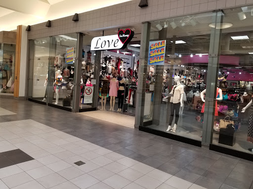 Shopping Mall «Golf Mill Shopping Center», reviews and photos, 239 Golf mill Center, Niles, IL 60714, USA