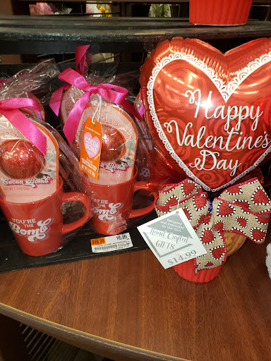 Shopping Mall «Bond Shopping Center», reviews and photos, 1891 S State Rd, Upper Darby, PA 19082, USA