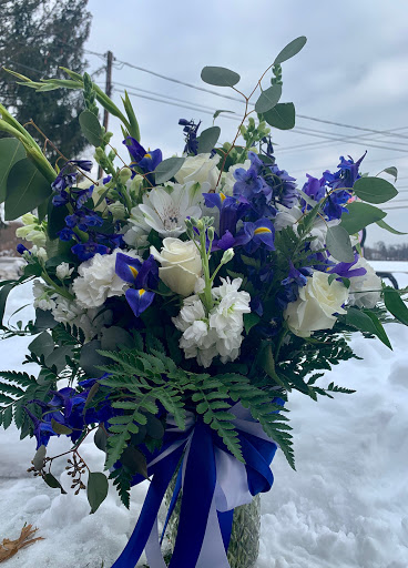 Florist «Secret Garden Florist & Gift Shop, Inc», reviews and photos, 2294 NY-208, Montgomery, NY 12549, USA