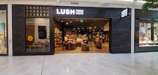 Cosmetics Store «Lush», reviews and photos, 112 E Broadway, Bloomington, MN 55425, USA