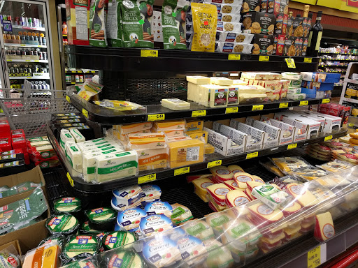 Grocery Store «Grocery Outlet Bargain Market», reviews and photos, 1535 S Novato Blvd, Novato, CA 94947, USA