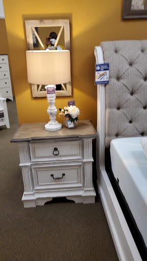 Furniture Store «Raymour & Flanigan Furniture and Mattress Store», reviews and photos, 1345 US-1, North Brunswick Township, NJ 08902, USA