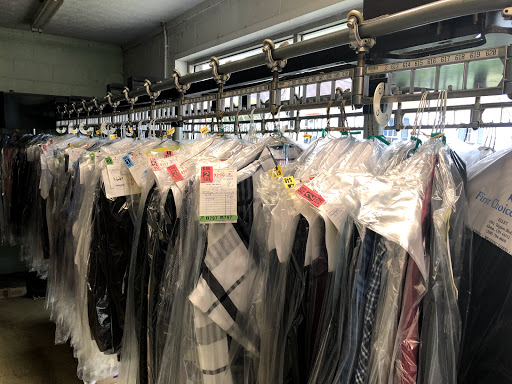 Dry Cleaner «First Choice Dry Cleaners», reviews and photos, 2391 Triplett Blvd, Akron, OH 44312, USA
