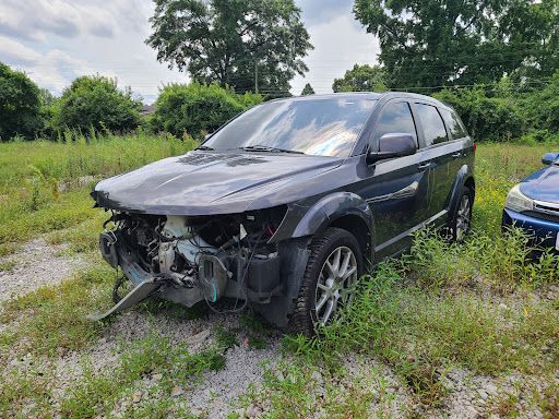 Auto Body Shop «Gray & Wells Collision Center», reviews and photos, 2005 E 10th St, Jeffersonville, IN 47130, USA