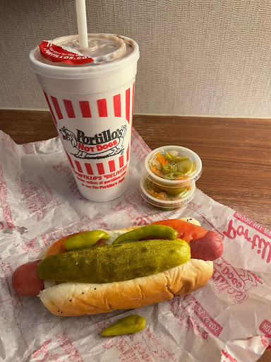 Hotel «Embassy Suites Chicago Downtown Magnificent Mile», reviews and photos, 511 N Columbus Dr, Chicago, IL 60611, USA