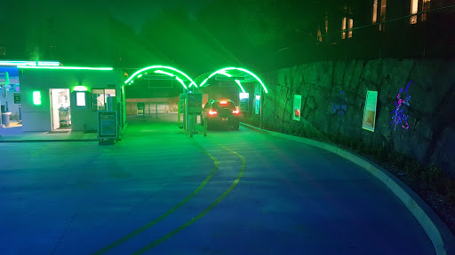 Car Wash «Washman Car Wash Mission Bay San Diego», reviews and photos, 2572 Clairemont Dr, San Diego, CA 92117, USA