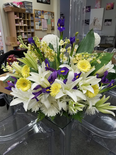 Florist «Annie Occasion for Any Occasion», reviews and photos, 148 S Bloomingdale Rd #110, Bloomingdale, IL 60108, USA