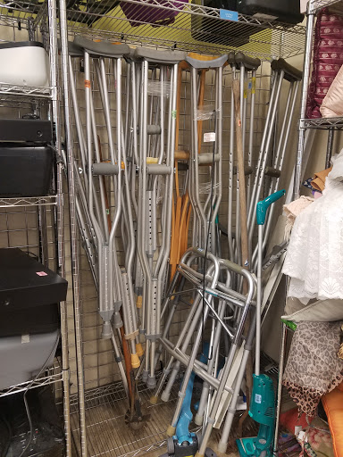 Thrift Store «Goodwill Store & Donation Center», reviews and photos, 420 W Army Trail Rd, Bloomingdale, IL 60108, USA