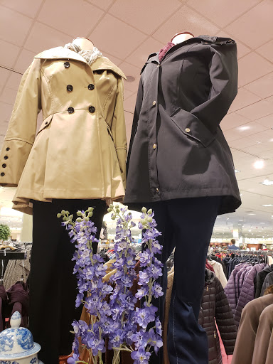 Department Store «Von Maur», reviews and photos, 115 Iowa River Landing Pl, Coralville, IA 52241, USA