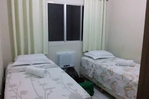 Minha Casa, Seu Hostel - quarto e banheiro privados image