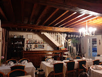 Atmosphère du Restaurant Auberge Fleurie à Cuvilly - n°7